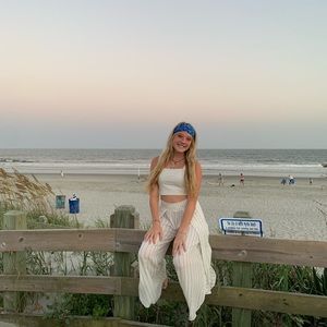 Meet your Posher, Chloe